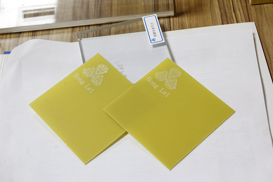 Halogen-free flame retardant yellow fiberglass board
